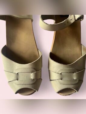 Swedish Hasbeens size 9/9.5 & 40